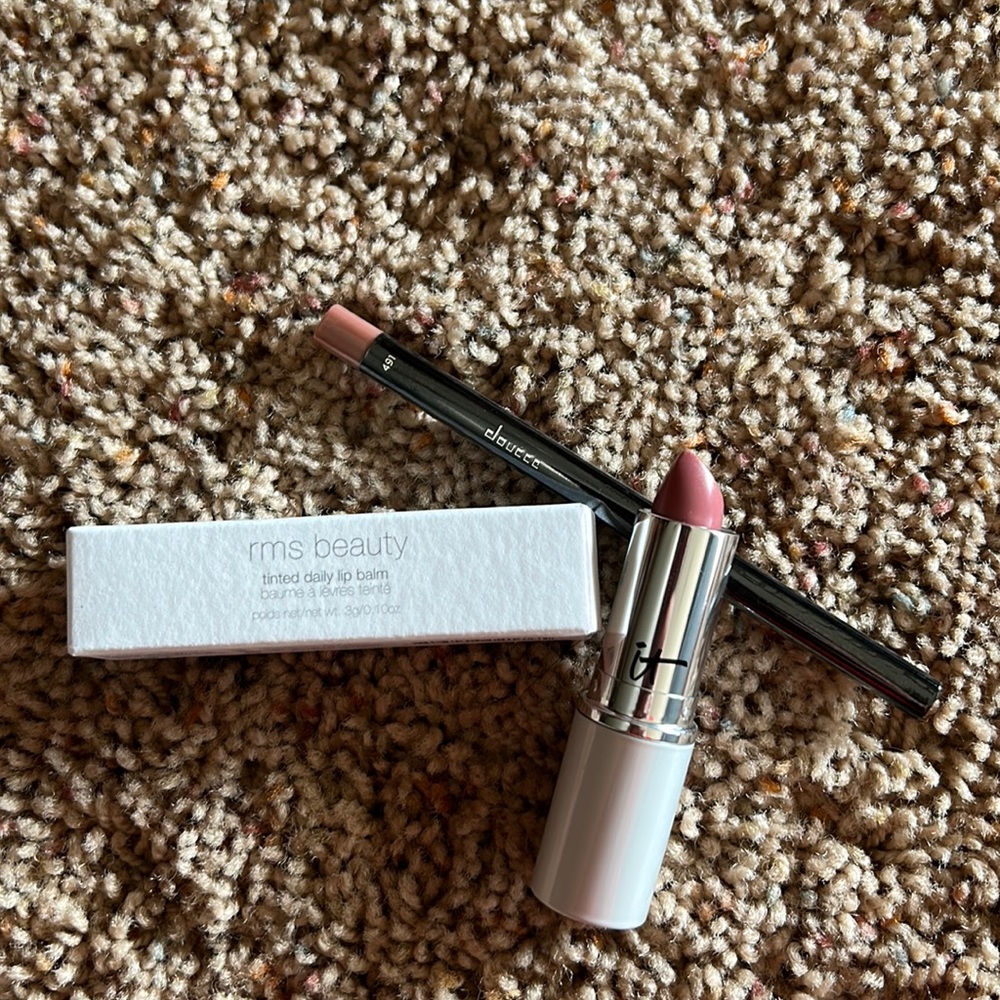 Lip bundle.  IT,doucce and rms beauty